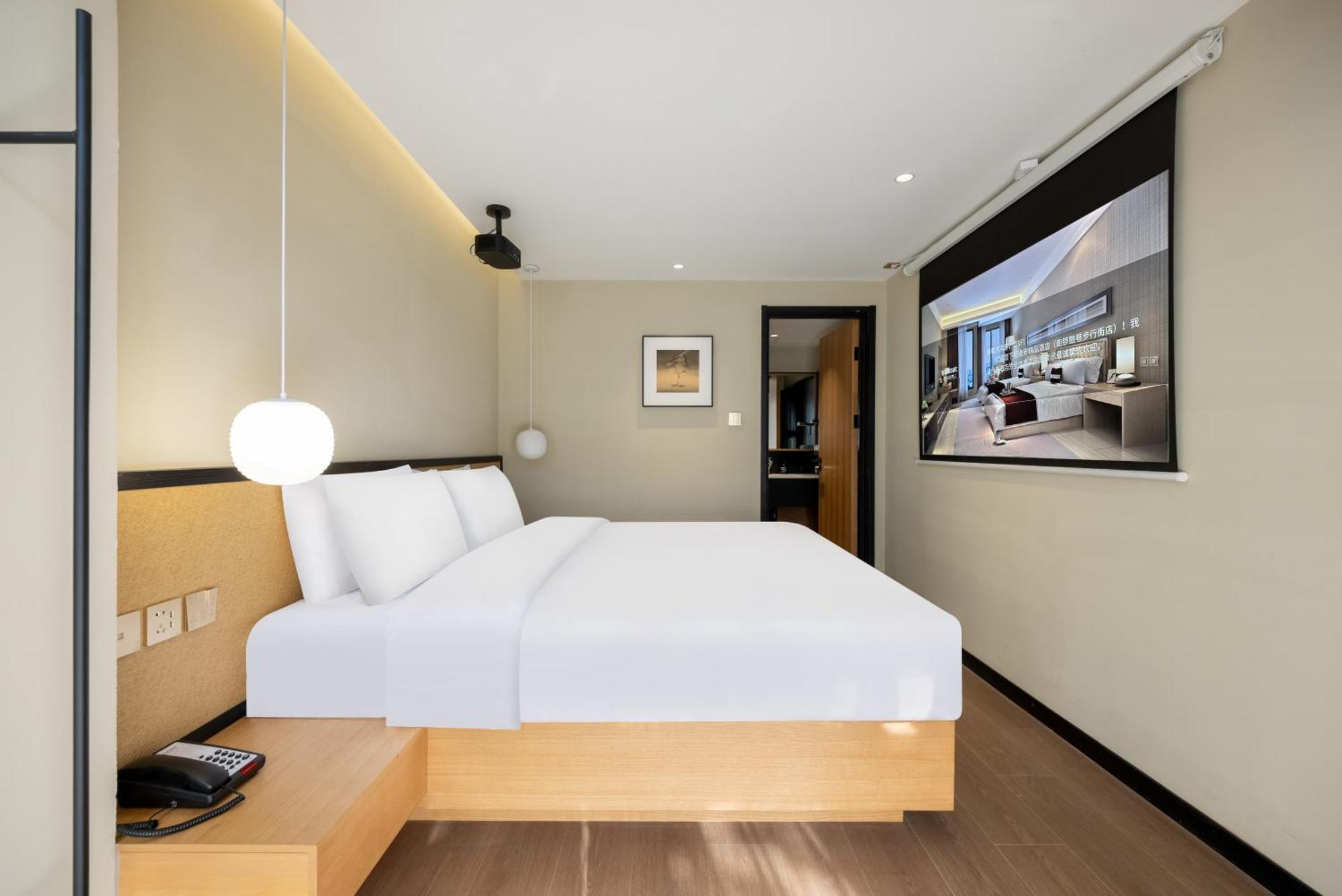 Beijing Tangfu Nanluoguxiang Wang Fu Jing Forbidden City Snack Street Hotel,1 Stop Walking To Airport Express,3 Stop To Tiananmen&Free Laundry Dry Service &Professional Free Tour Ticket Service With English Speaking Staff المظهر الخارجي الصورة