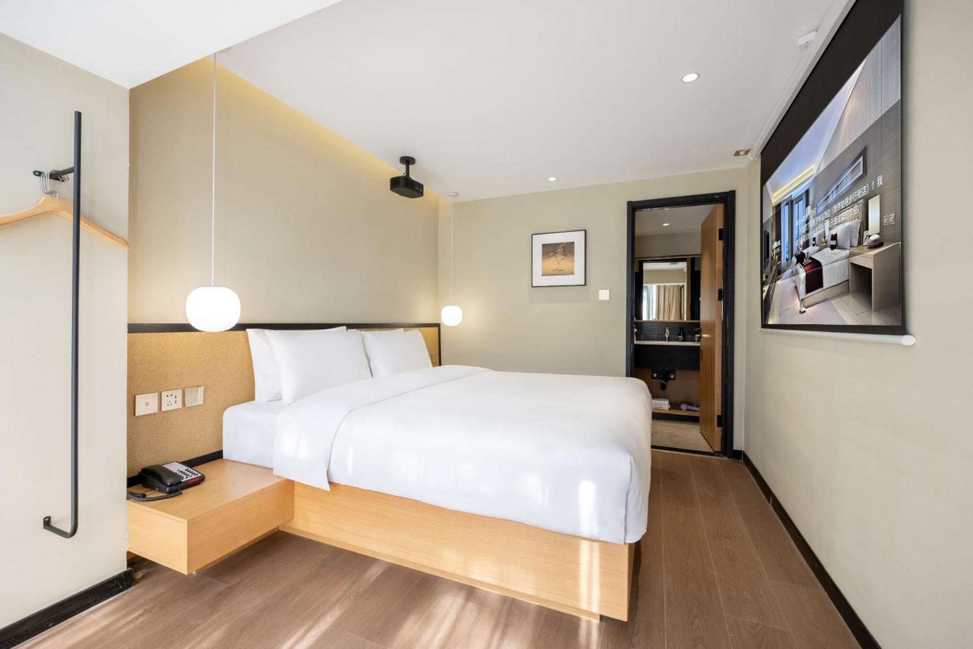 Beijing Tangfu Nanluoguxiang Wang Fu Jing Forbidden City Snack Street Hotel,1 Stop Walking To Airport Express,3 Stop To Tiananmen&Free Laundry Dry Service &Professional Free Tour Ticket Service With English Speaking Staff المظهر الخارجي الصورة