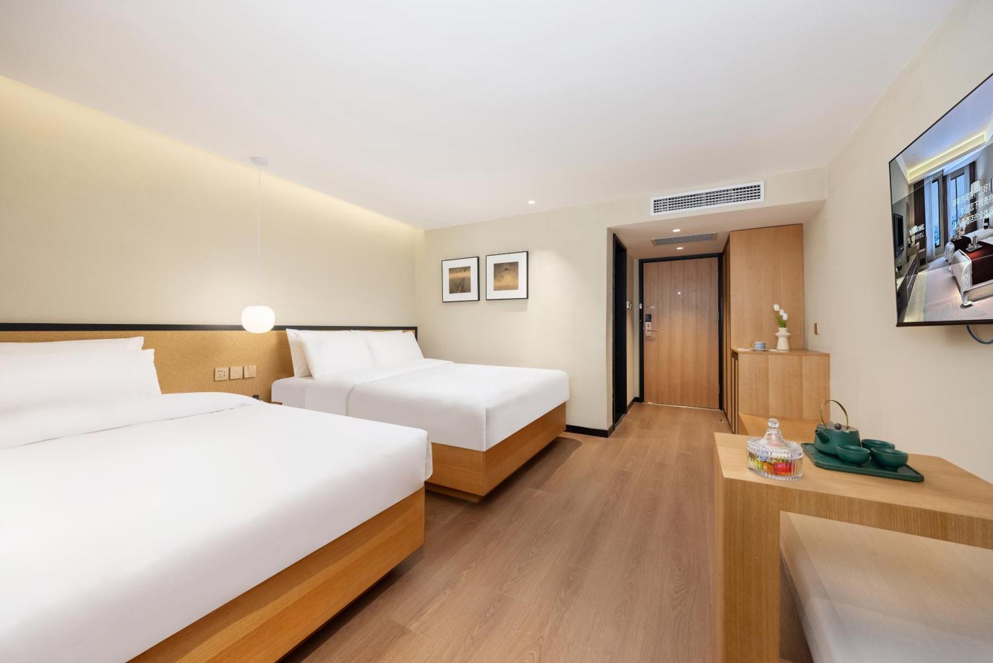 Beijing Tangfu Nanluoguxiang Wang Fu Jing Forbidden City Snack Street Hotel,1 Stop Walking To Airport Express,3 Stop To Tiananmen&Free Laundry Dry Service &Professional Free Tour Ticket Service With English Speaking Staff المظهر الخارجي الصورة
