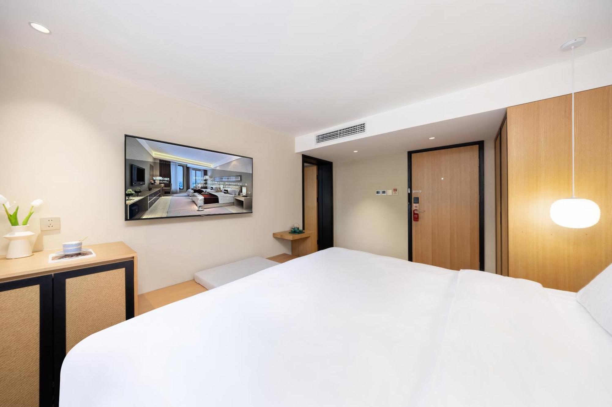Beijing Tangfu Nanluoguxiang Wang Fu Jing Forbidden City Snack Street Hotel,1 Stop Walking To Airport Express,3 Stop To Tiananmen&Free Laundry Dry Service &Professional Free Tour Ticket Service With English Speaking Staff المظهر الخارجي الصورة