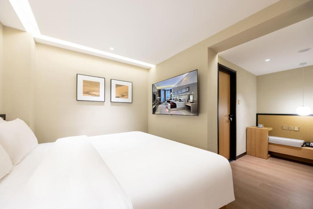 Beijing Tangfu Nanluoguxiang Wang Fu Jing Forbidden City Snack Street Hotel,1 Stop Walking To Airport Express,3 Stop To Tiananmen&Free Laundry Dry Service &Professional Free Tour Ticket Service With English Speaking Staff المظهر الخارجي الصورة