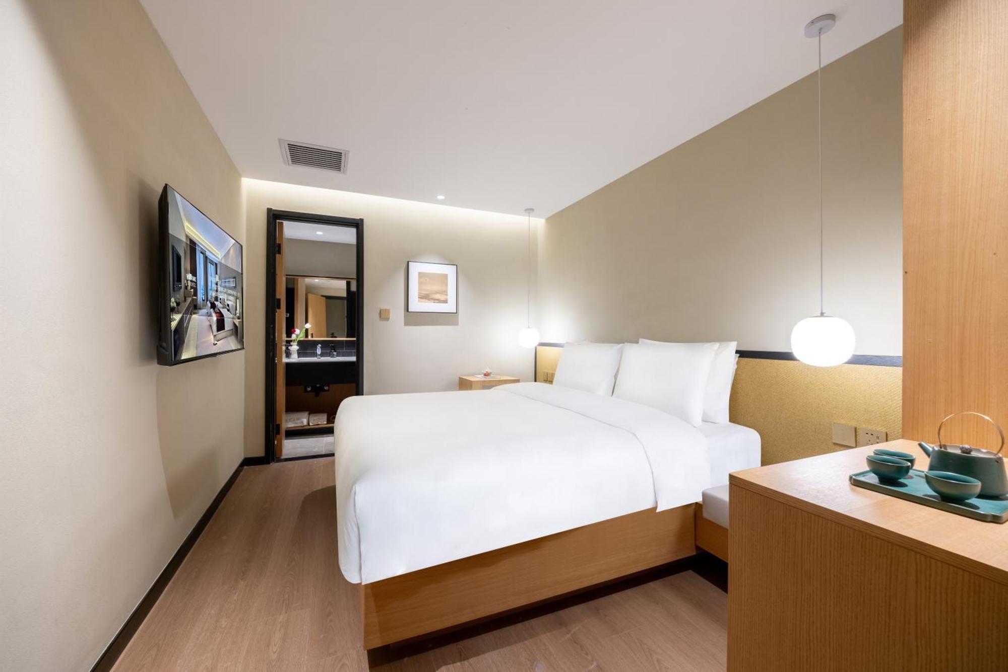 Beijing Tangfu Nanluoguxiang Wang Fu Jing Forbidden City Snack Street Hotel,1 Stop Walking To Airport Express,3 Stop To Tiananmen&Free Laundry Dry Service &Professional Free Tour Ticket Service With English Speaking Staff المظهر الخارجي الصورة