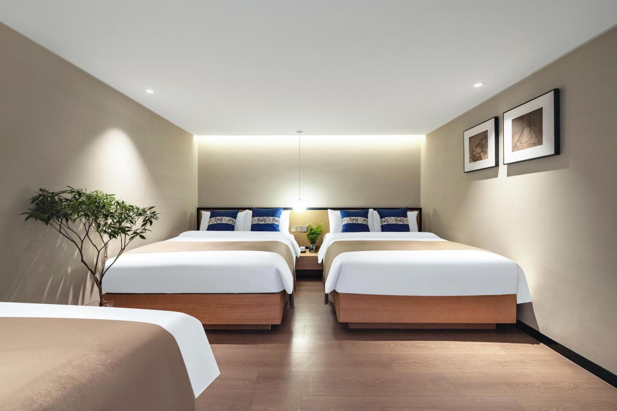 Beijing Tangfu Nanluoguxiang Wang Fu Jing Forbidden City Snack Street Hotel,1 Stop Walking To Airport Express,3 Stop To Tiananmen&Free Laundry Dry Service &Professional Free Tour Ticket Service With English Speaking Staff المظهر الخارجي الصورة