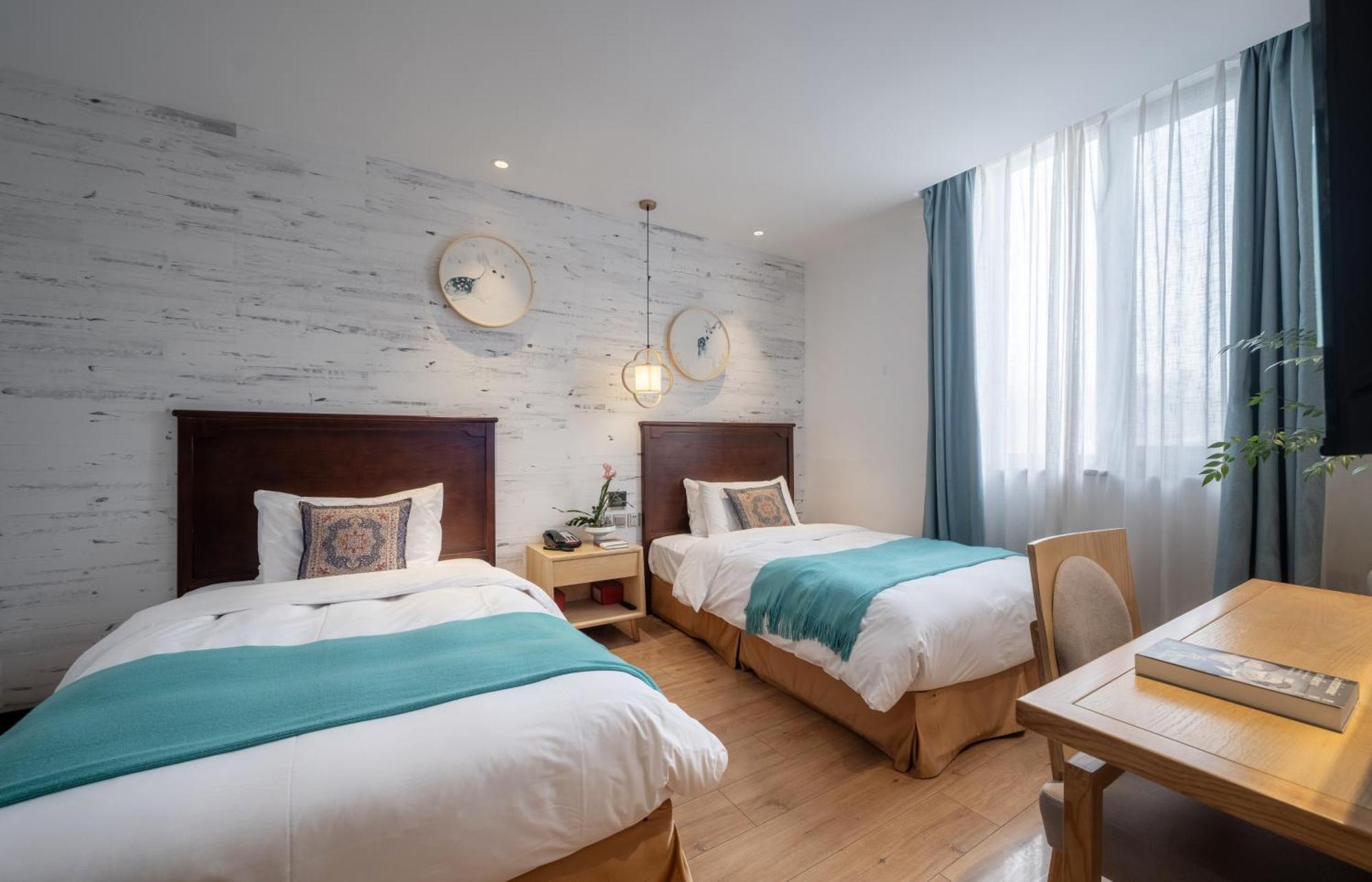 Beijing Tangfu Nanluoguxiang Wang Fu Jing Forbidden City Snack Street Hotel,1 Stop Walking To Airport Express,3 Stop To Tiananmen&Free Laundry Dry Service &Professional Free Tour Ticket Service With English Speaking Staff المظهر الخارجي الصورة